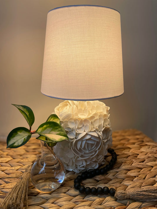 Handcrafted Seashell Flower Table Lamp – Beach House Décor