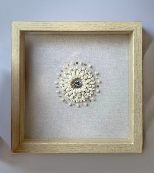 Handcrafted Seashell Sunburst Wall Art – Framed Coastal Home Décor, Ocean-Inspired Shell Artwork